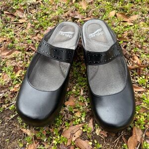 Dansko Women's Classic Black Mules
